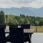 Platzhirsch Hotel *