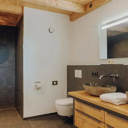 Platzhirsch 오프터슈방