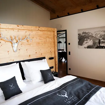 Platzhirsch Hotel *
